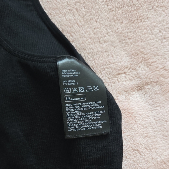 H&M Small Black Ribbed Tank Top -padded - Picture 4 of 5